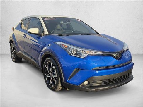 Used 2018 Toyota C-HR XLE image 3