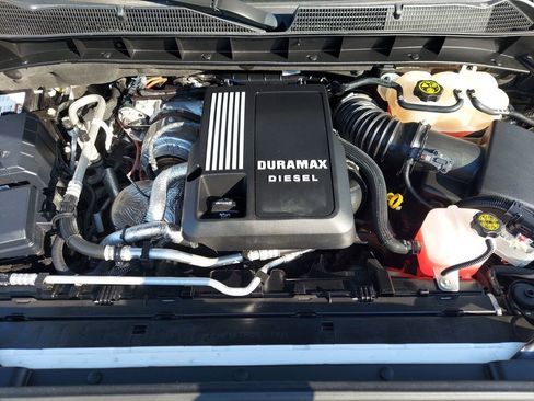 Used 2024 Chevrolet Silverado 2500 LT image 25