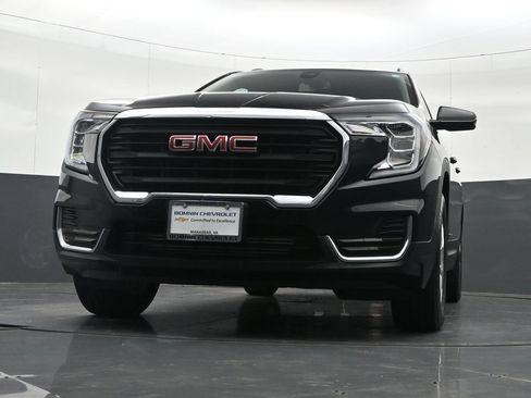 Certified 2023 GMC Terrain SLE w/ Driver Convenience Package AWD/4WD image 39