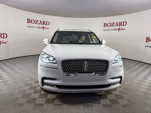 Used 2021 Lincoln Aviator Reserve w/ Equipment Group 210A AWD/4WD image 2