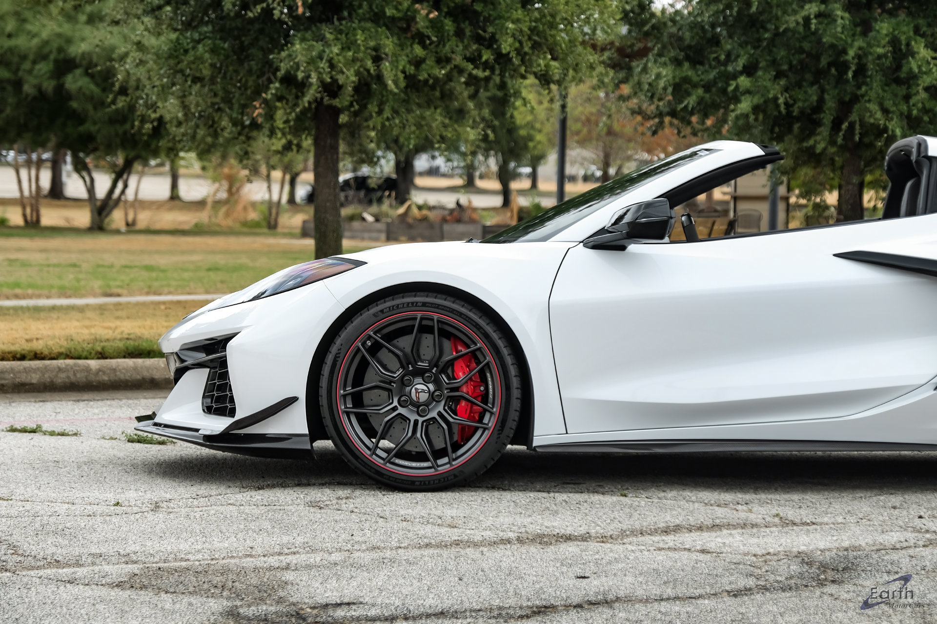 Used 2024 Chevrolet Corvette Z06 w/ Z07 Performance Package RWD image 10