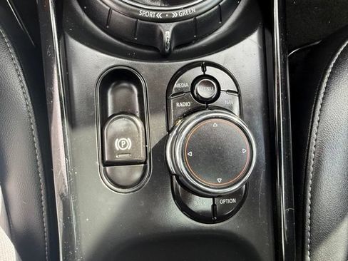 Used 2016 MINI Cooper Clubman FWD image 24