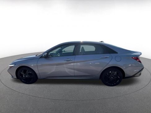 Used 2026 Hyundai Elantra Sport FWD image 9