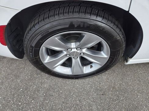 Used 2016 Dodge Charger SXT image 11