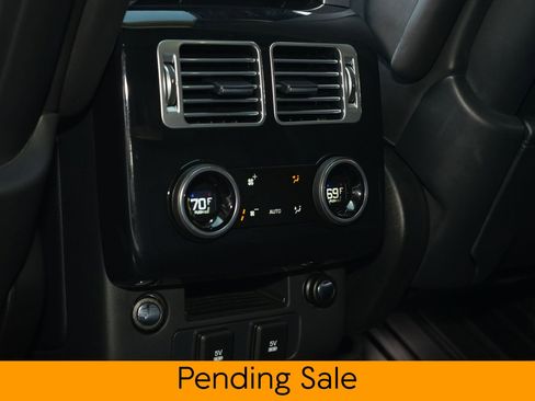 Used 2019 Land Rover Range Rover HSE image 24