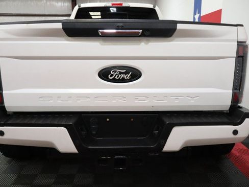 Used 2017 Ford F350 Lariat w/ Lariat Value Package AWD/4WD image 12