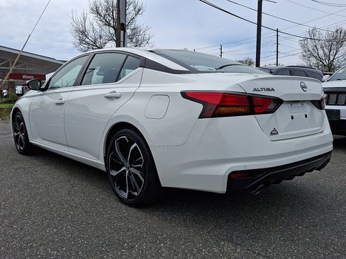 Used 2024 Nissan Altima 2.5 SR FWD image 3