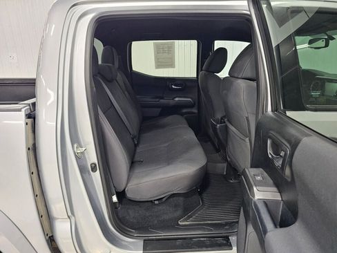 Used 2017 Toyota Tacoma TRD Sport w/ Tow Package (A/T) AWD/4WD image 16
