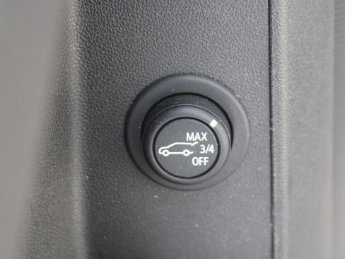 Used 2023 Chevrolet Equinox RS FWD image 23