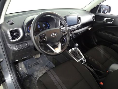 Used 2024 Hyundai Venue SEL image 20