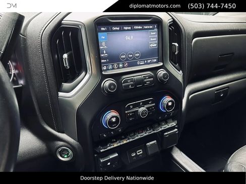 Used 2021 Chevrolet Silverado 1500 LTZ AWD/4WD image 37