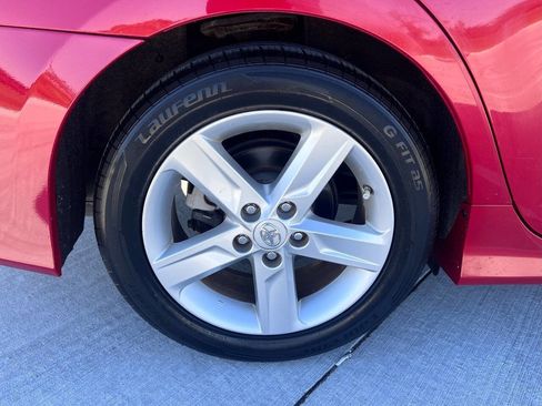 Used 2013 Toyota Camry SE image 19