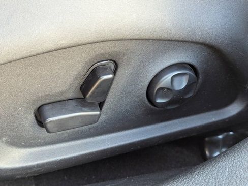 Used 2017 Jeep Compass Latitude w/ Popular Equipment Group image 28