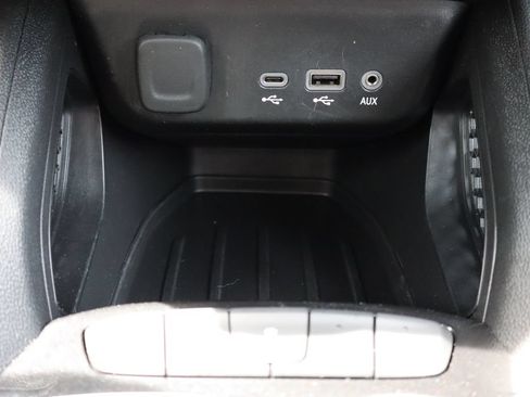 Used 2022 Chevrolet TrailBlazer LT w/ Convenience Package AWD/4WD image 10