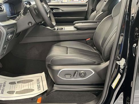 New 2026 Jeep Grand Wagoneer Limited image 9