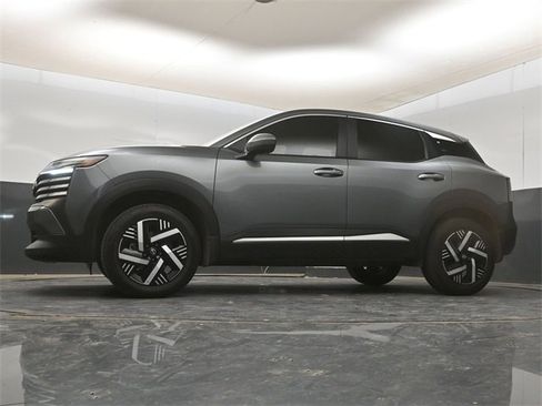 Certified 2025 Nissan Kicks SV w/ Charging Package image 16