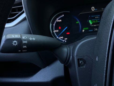 Used 2025 Toyota RAV4 LE image 31