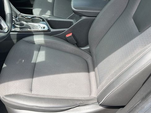 Used 2023 Buick Encore GX Select w/ Sport Touring Package FWD image 19