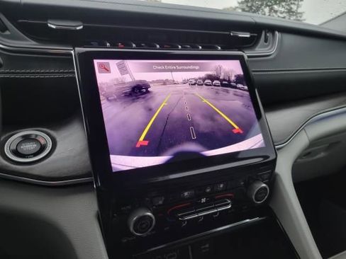 Used 2022 Jeep Grand Cherokee Overland image 34