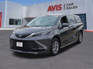 Used 2025 Toyota Sienna LE video 1
