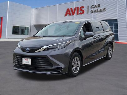 Used 2025 Toyota Sienna LE