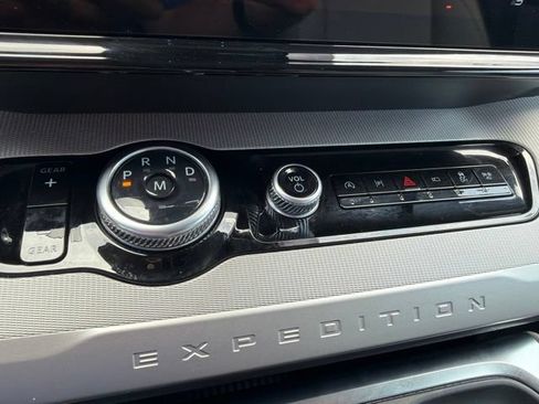 Used 2025 Ford Expedition Max Active RWD image 11