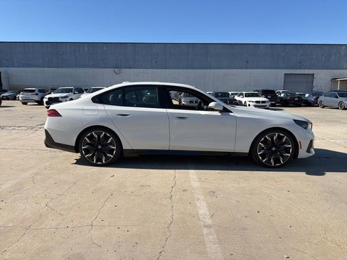 Used 2025 BMW i5 eDrive40i w/ M Sport Package image 6