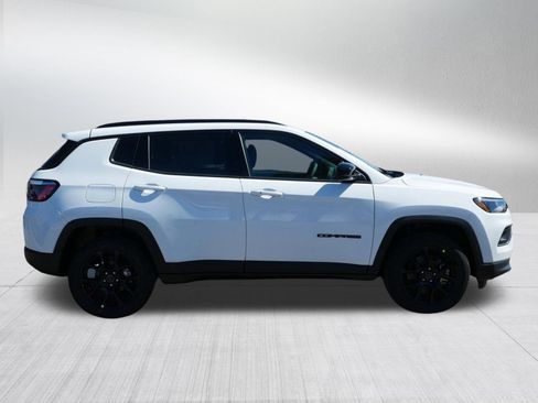 New 2026 Jeep Compass Latitude w/ Sun and Sound Group AWD/4WD image 8