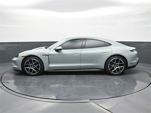 Used 2025 Porsche Taycan image 2