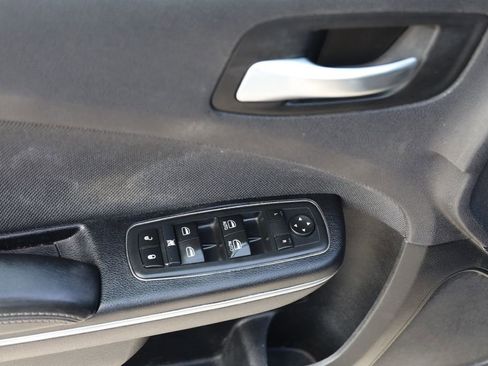 Used 2017 Dodge Charger SE w/ Popular Equipment Group image 11