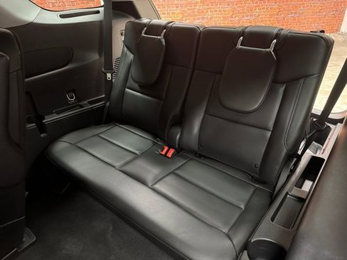 Used 2022 Ford Explorer XLT w/ Equipment Group 202A image 26