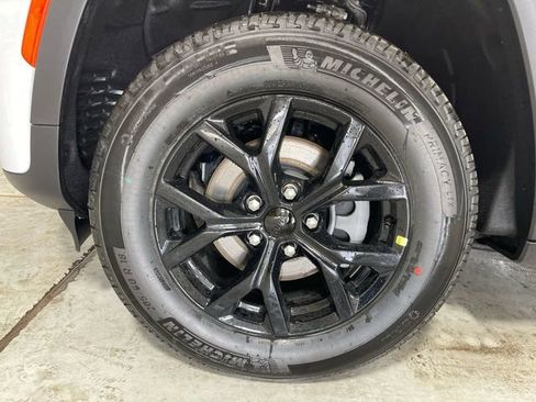 New 2026 Jeep Grand Cherokee Altitude AWD/4WD image 10