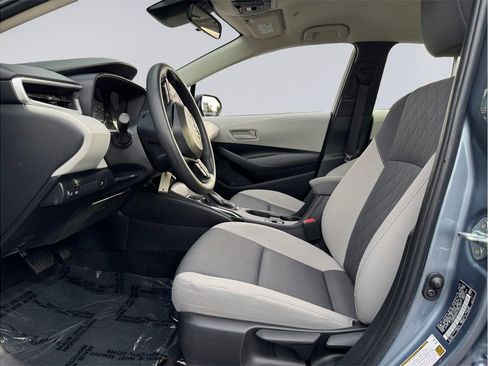 Used 2024 Toyota Corolla LE image 9