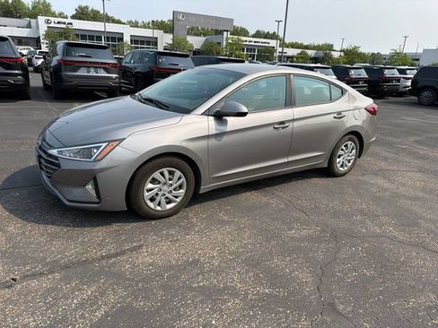 Used 2020 Hyundai Elantra SE FWD image 1