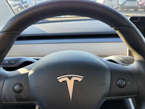 Used 2019 Tesla Model 3 Standard Range image 26