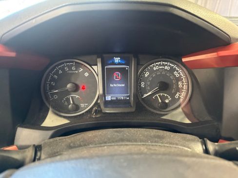 Used 2016 Toyota Tacoma TRD Sport w/ Towing Package RWD image 21