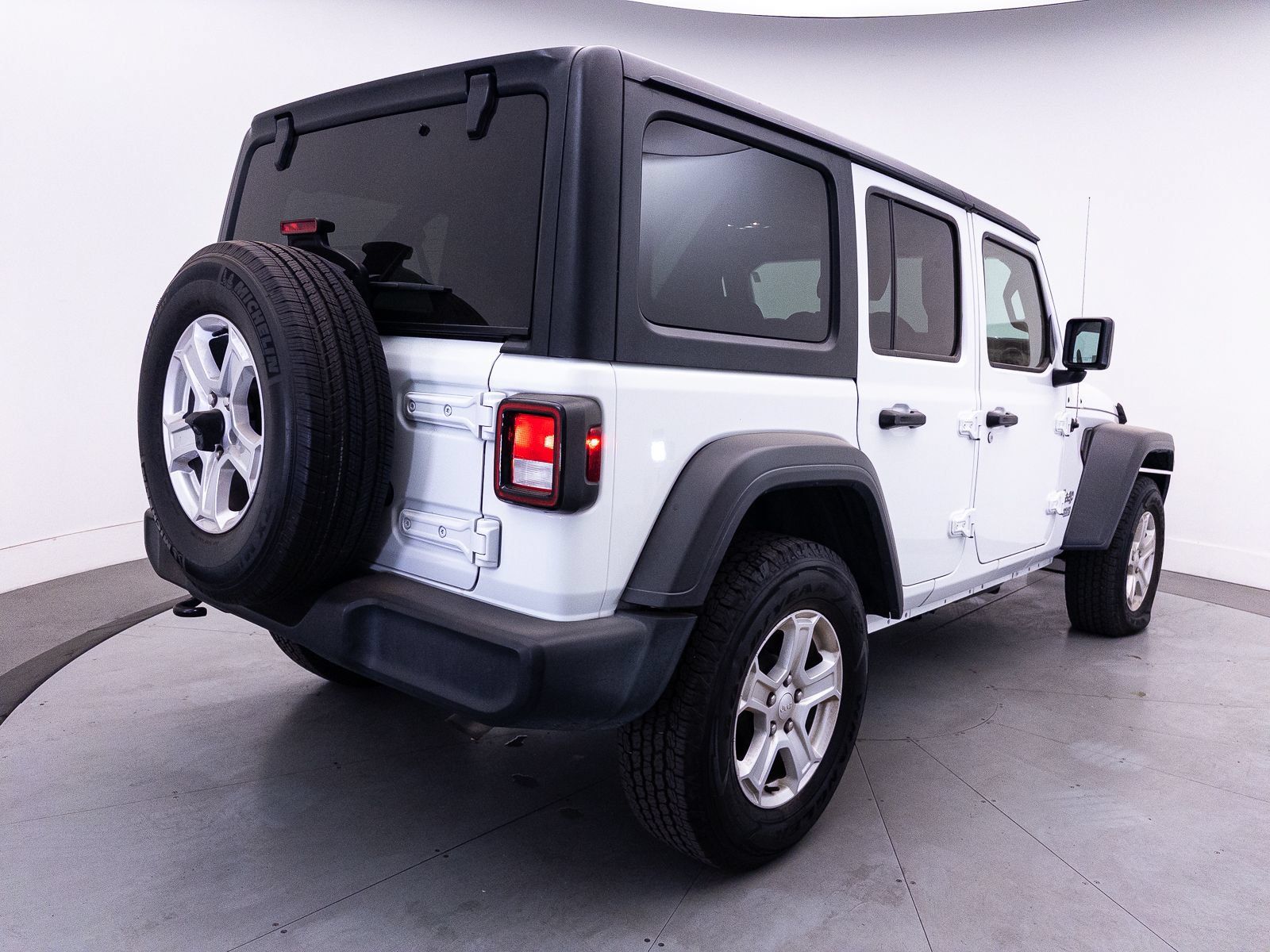 Used 2020 Jeep Wrangler Unlimited Sport S AWD/4WD image 15