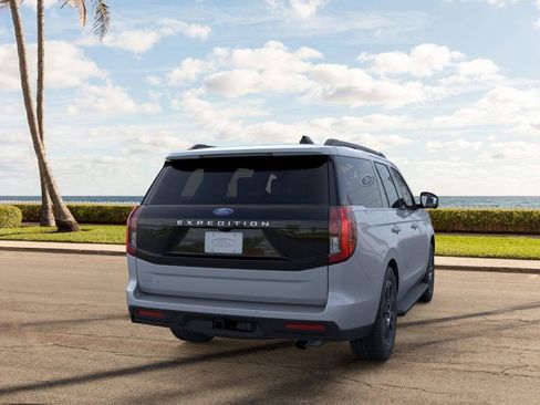 New 2025 Ford Expedition Active image 8