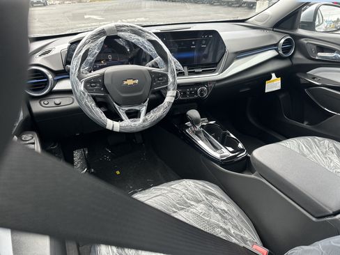 New 2026 Chevrolet Trax LT w/ Driver Confidence Package FWD image 5