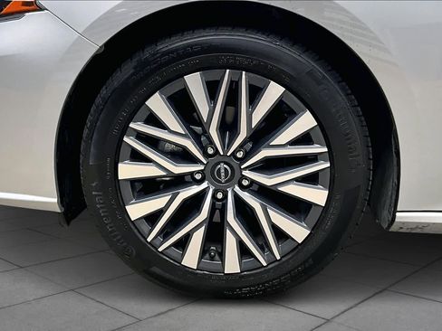 Certified 2024 Nissan Altima 2.5 SV image 11