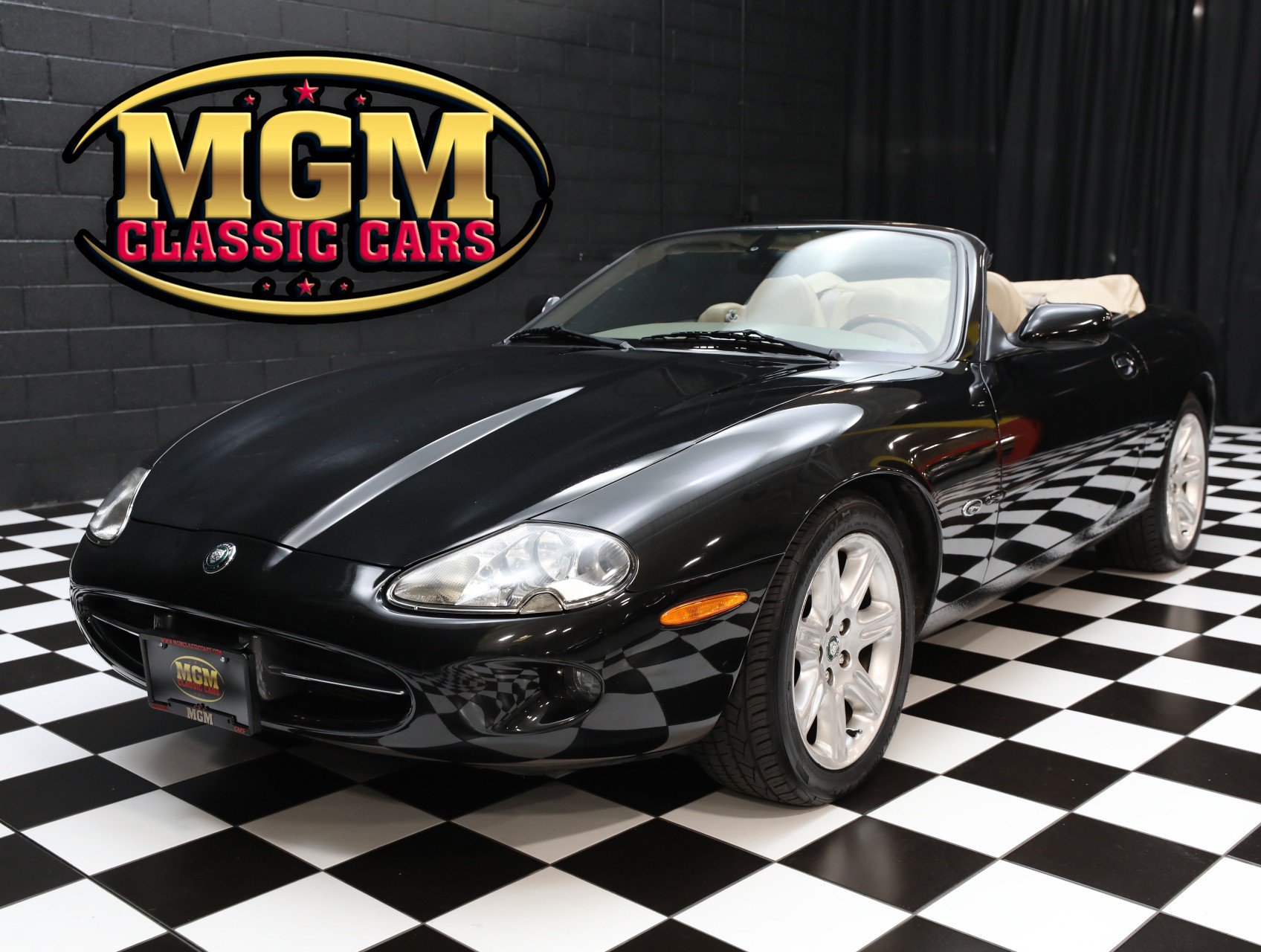Used 2000 Jaguar XK8 Convertible RWD image 1