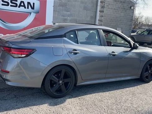 Used 2022 Nissan Sentra SR w/ SR Premium Package image 4