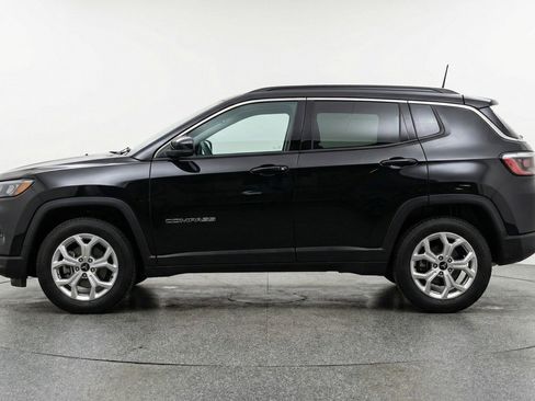 Used 2025 Jeep Compass Latitude AWD/4WD image 5