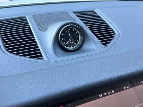 New 2026 Porsche Macan image 23