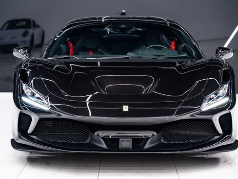 Used 2022 Ferrari F8 Tributo RWD image 4