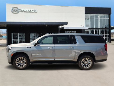 Used 2023 GMC Yukon XL Denali RWD image 3