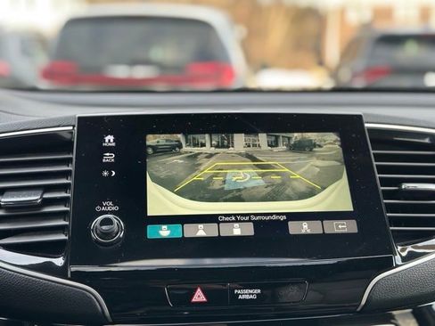 Used 2019 Honda Pilot Touring image 15