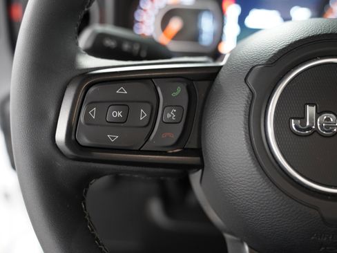 Used 2025 Jeep Wrangler Rubicon image 19