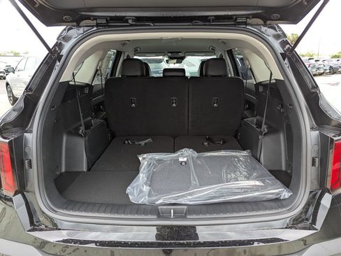 New 2026 Kia Sorento S FWD image 10