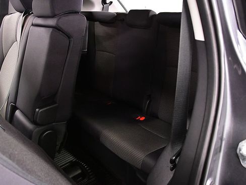 Used 2023 Toyota Highlander LE AWD/4WD image 31